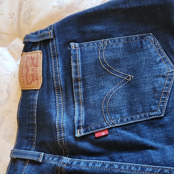 Levi Shorts - Picture 5 of 6